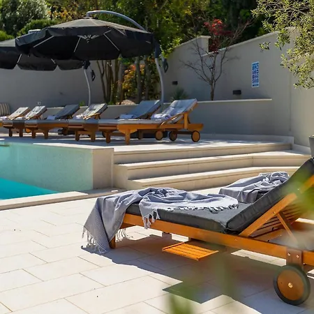 Forest Bay Pula
